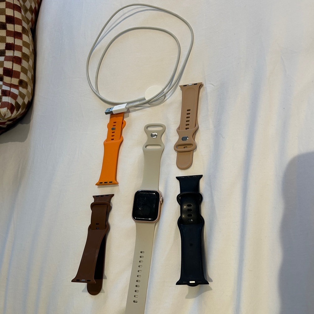 Apple Watch Series 5 - Picture 3 of 5